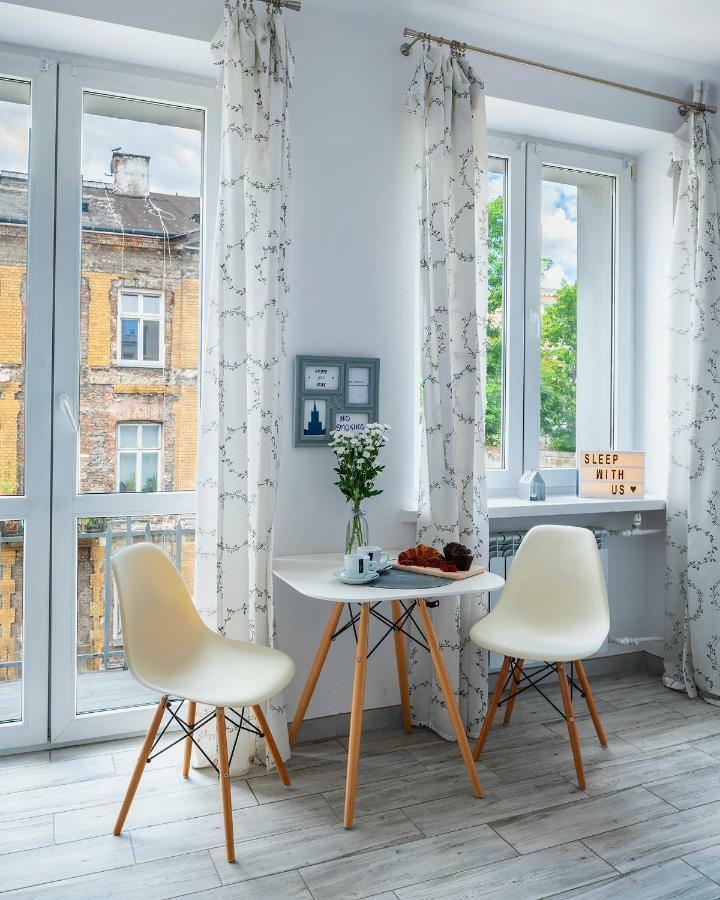 SleepWithUs Emilii Plater 12 Apartment Varşovia Exterior foto